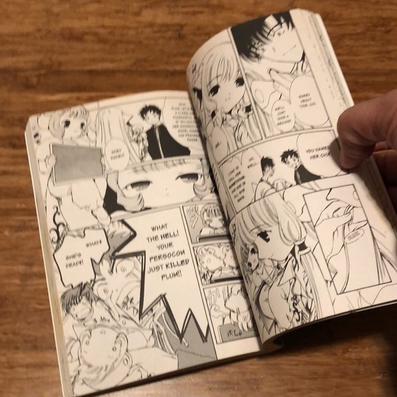 Chobits Science Fiction Manga paperback book by Clamp. Volume 1. 2001 - Picture 4 of 6